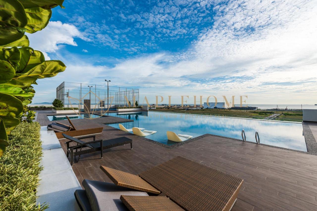 Amber Cove Premier Suites Melaka Exterior photo